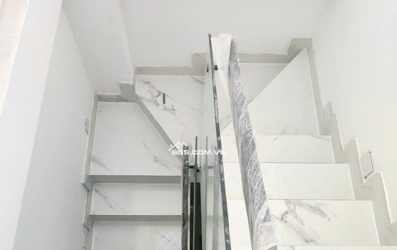 Nhà đẹp 4 tầng, Ô tô ngủ trong nhà, Tiếp Giáp Quận 1, 135m2sd Chỉ có 7,6 tỷ. Đường Bừi Hữu Nghĩa, Bình Thạnh, HXH, Chốt nhanh có nhà đón tết.